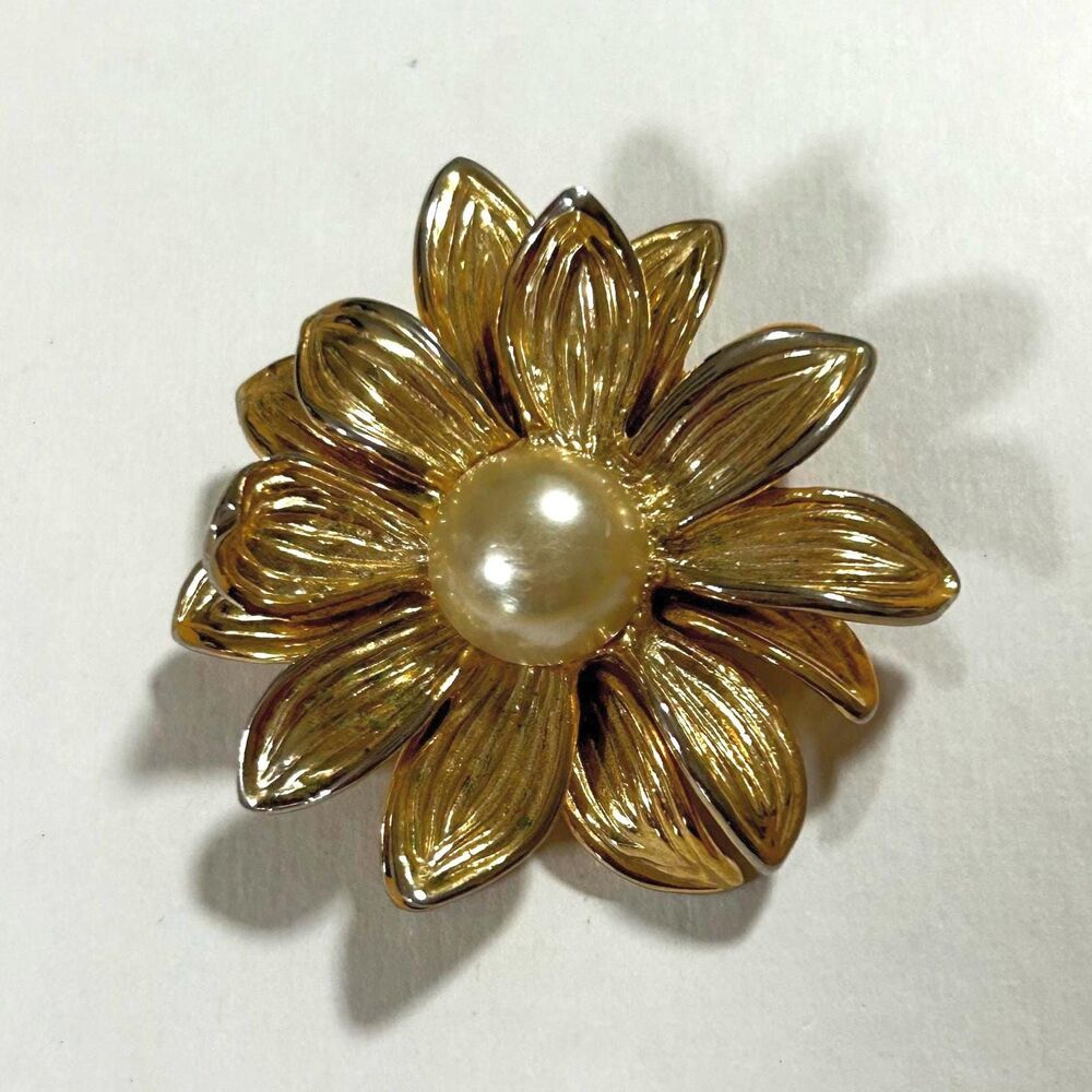 Gold and Pearl Flower Brooch - Vintage Floral Pin